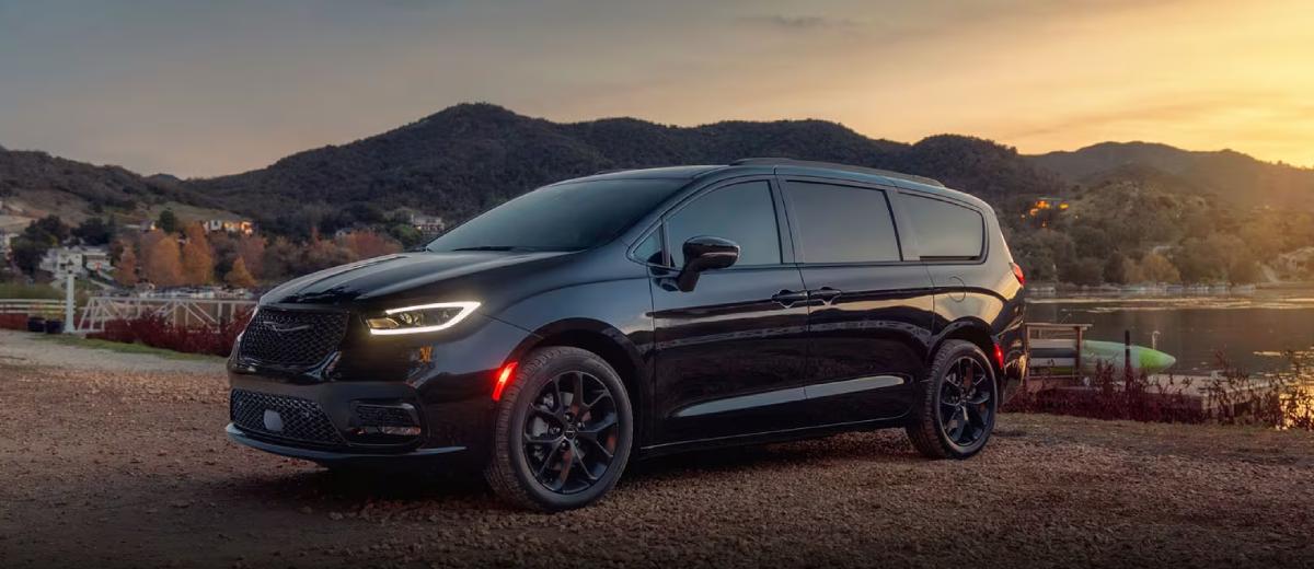 2025 Chrysler Pacifica & Pacifica Plug-in Hybrid: What’s New for the Ultimate Family Minivan?